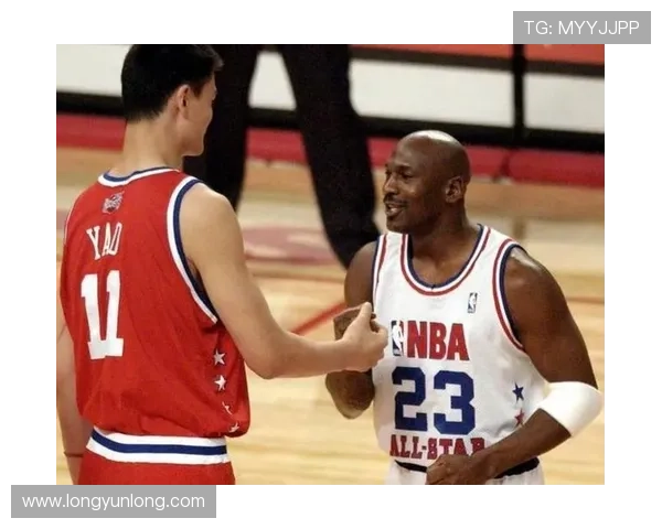 老大肘姚明引发热议NBA赛场上的激烈碰撞与体育精神的碰撞